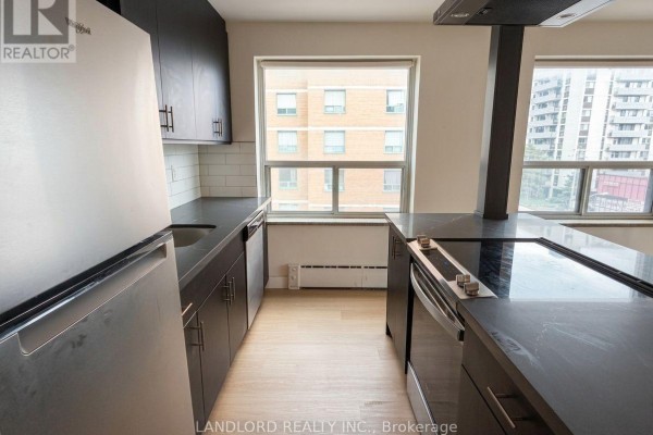 Kitchen - 502 - 420 Eglinton Avenue E, Toronto, ON M4P1L8 Photo 3