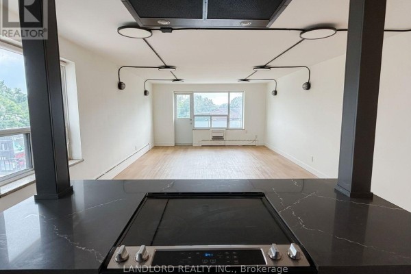 Primary Bedroom - 502 - 420 Eglinton Avenue E, Toronto, ON M4P1L8 Photo 4