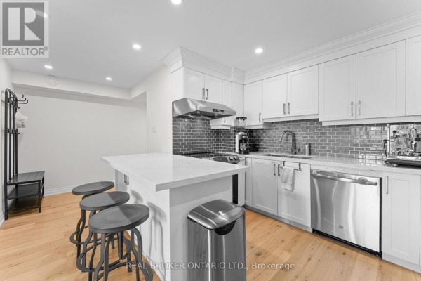 Primary Bedroom - 502 - 99 Cameron Street, Toronto, ON M5T3A2 Photo 3