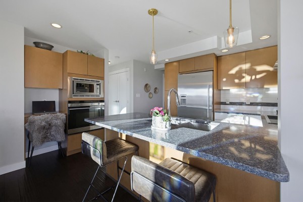 502 14955 Victoria Avenue, White Rock, BC V4B1G2 Photo 5
