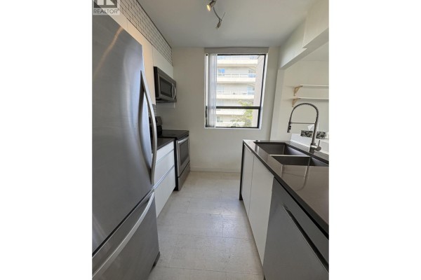 502 1737 Duchess Avenue, West Vancouver, BC V7V1P8 Photo 3