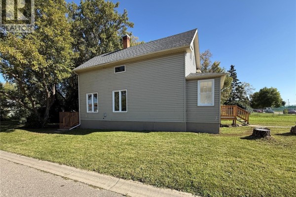Kitchen - 502 8th Street E, Prince Albert, SK S6V0W6 Photo 4