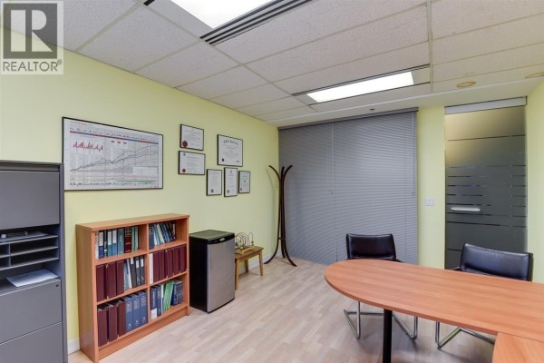 502 938 Howe Street, Vancouver, BC V6Z1N9 Photo 3