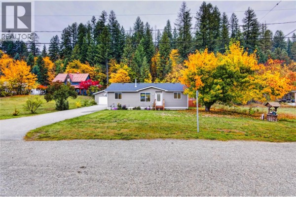 Kitchen - 502 Hutcheson Avenue, Salmo, BC V0G1Z0 Photo 2
