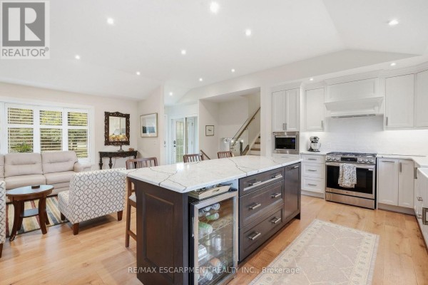 4pc Ensuite bath - 502 Karen Drive, Burlington, ON L7R3J1 Photo 5