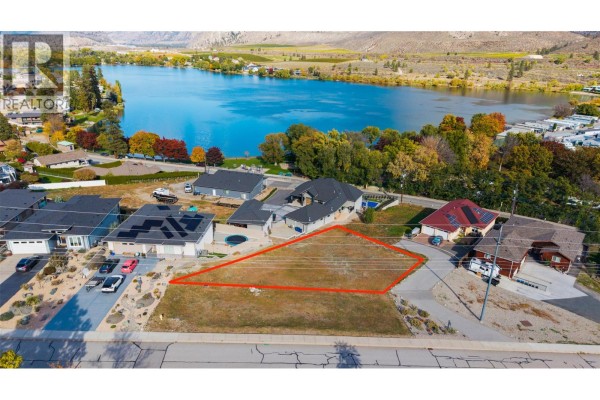 502 Merlot Avenue, Oliver, BC V0H1T4 Photo 2