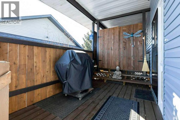 Kitchen - 5020 61 Avenue Close, Ponoka, AB T4J1E7 Photo 4