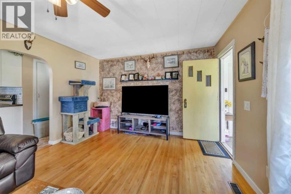 4pc Bathroom - 5021 54a Street, Lloydminster, AB T9V0S2 Photo 5