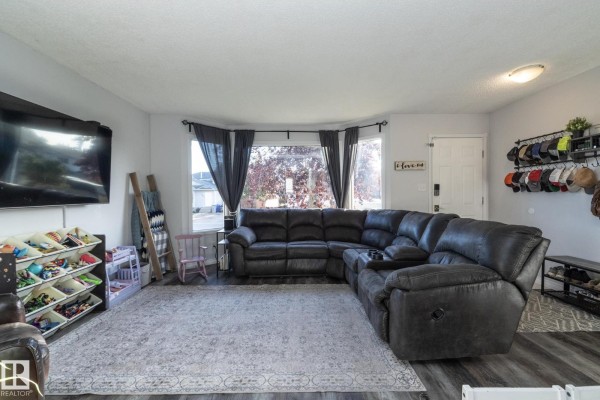 Family room - 5026 52 St, Calmar, AB T0C0V0 Photo 3