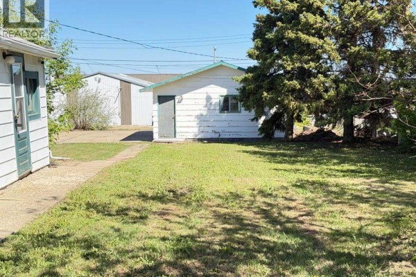 4pc Bathroom - 5027 46 Avenue, Spirit River, AB T0H3G0 Photo 2