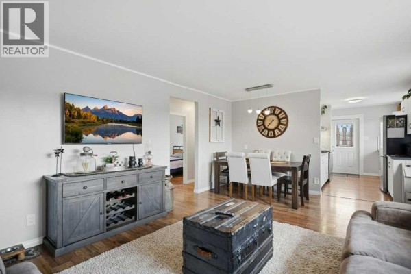 Dining room - 5028 48 Avenue, Caroline, AB T0M0M0 Photo 3