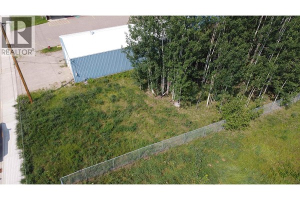 5028 W 51 Avenue, Fort Nelson, BC V0C1R0 Photo 2