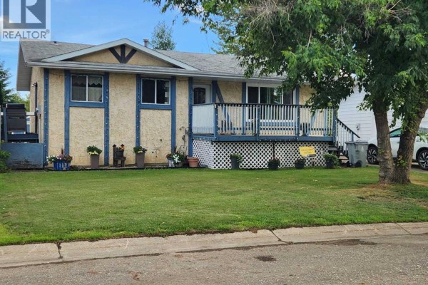 5029-43street ., High Prairie, AB, photo 2