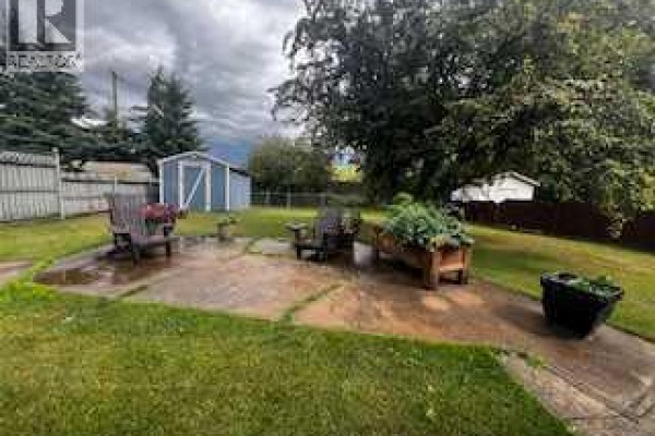 5029-43street ., High Prairie, AB, photo 3