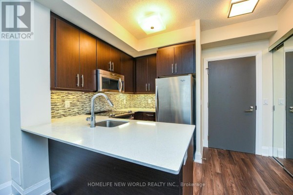 Bedroom - 503 - 1 Old Mill Drive, Toronto, ON M6S0A1 Photo 4