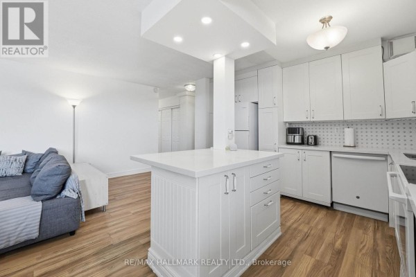 Living room - 503 - 180 Markham Road, Toronto, ON M1M2Z9 Photo 5