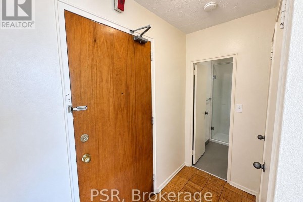 503 - 214 Vaughan Road, Toronto, ON M6C2M3 Photo 3