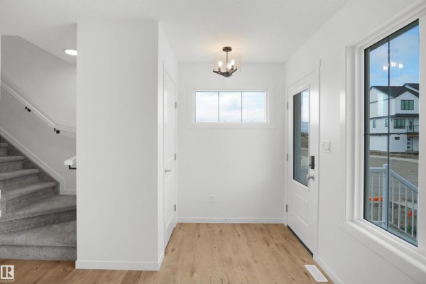 503 177 Av Ne, Edmonton, AB, photo 2