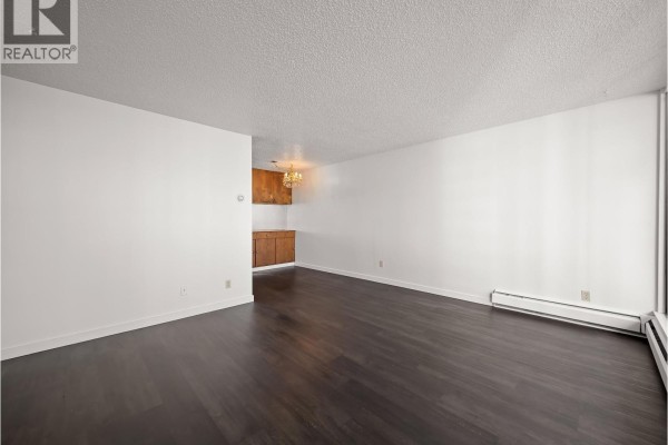 503-504 1725 Pendrell Street, Vancouver, BC V6G2X7 Photo 3