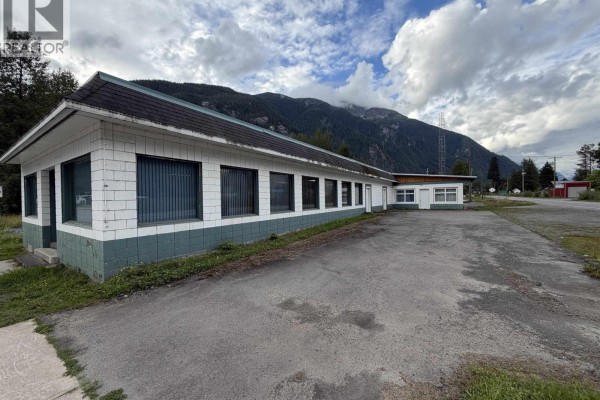 503 Conway Street, Stewart, BC V0T1W0 Photo 2