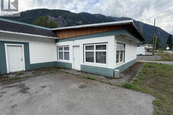 503 Conway Street, Stewart, BC V0T1W0 Photo 4