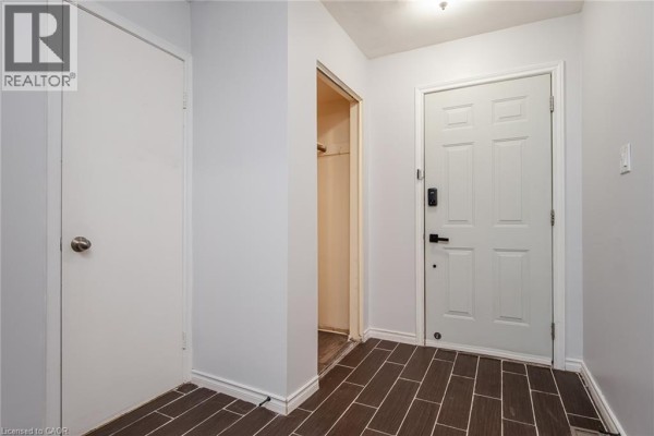 Bedroom - 503 Lonelm Court Unit# A, Waterloo, ON N2L5C9 Photo 4