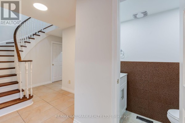 Family room - 5031 Northern Lights Circle, Mississauga, ON L5R2P7 Photo 5