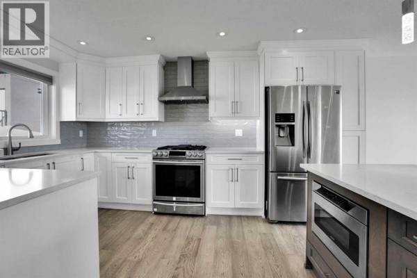 Living room - 5031 Trelle Drive Ne, Calgary, AB T2K3T9 Photo 4