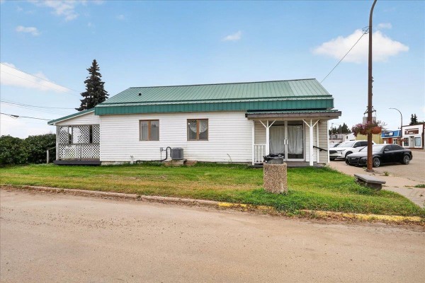 5033 51 Street, Andrew, AB T0B0C0 Photo 2