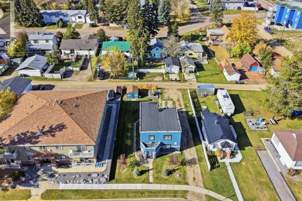 Primary Bedroom - 5036 51a Street, Sylvan Lake, AB T4S1E1 Photo 4