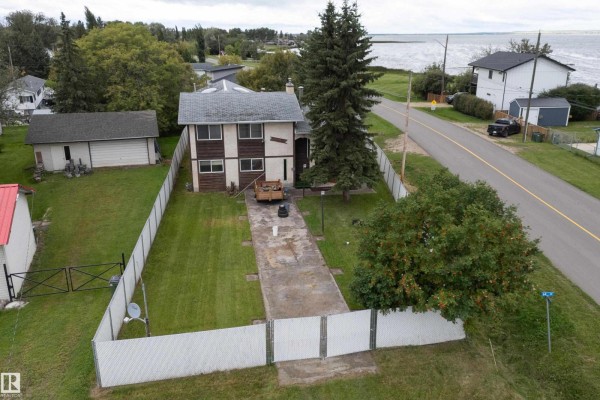 5039 64 St, Rural Lac Ste  Anne County, AB, photo 2