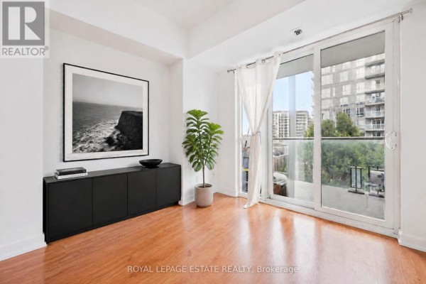 Kitchen - 504 - 1 Cole Street, Toronto, ON M5A4M2 Photo 4