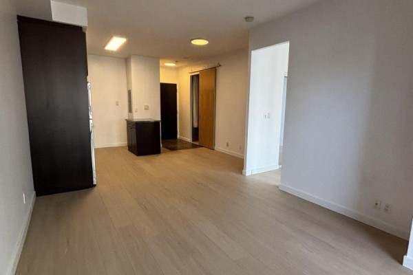 Primary Bedroom - 504 - 1 Shaw Street, Toronto, ON M6K0A1 Photo 4