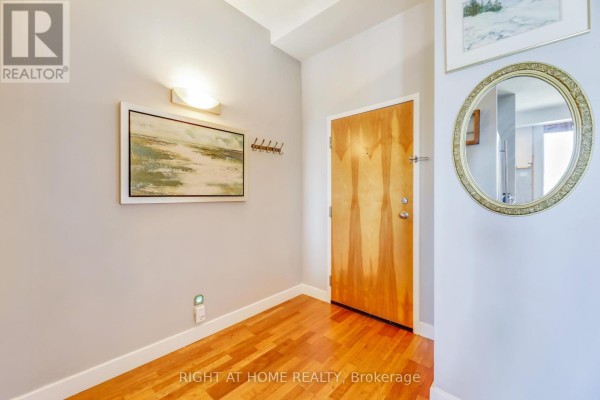 Dining room - 504 - 1 St Johns Road, Toronto, ON M6P1T7 Photo 3