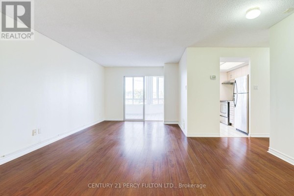 Den - 504 - 11753 Sheppard Avenue E, Toronto, ON M1B5M3 Photo 4