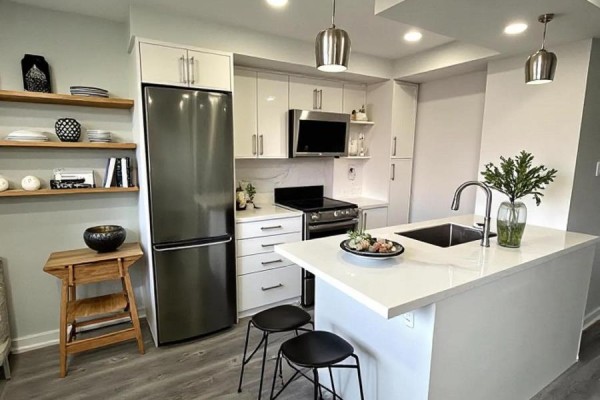 504 - 15 Walmer Road, Toronto, ON M5R2X1 Photo 3