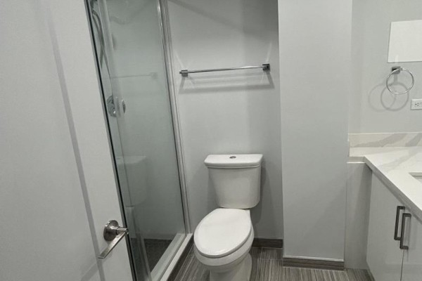 504 - 15 Walmer Road, Toronto, ON M5R2X1 Photo 4
