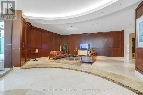Living room - 504 - 200 Rideau Street, Ottawa, ON K1N5Y1 Photo 3