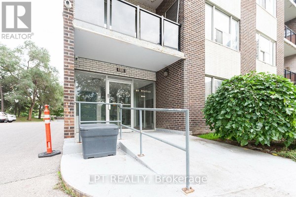 Dining room - 504 - 315 Dixon Road, Toronto, ON M9R1S1 Photo 2