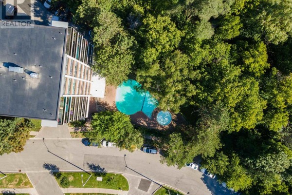 Den - 504 - 8 Park Vista Drive, Toronto, ON M4B1A3 Photo 5