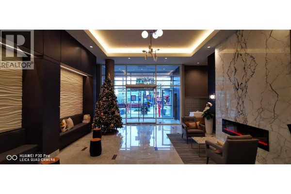 504 118 Carrie Cates Court, North Vancouver, BC V7L0B2 Photo 2