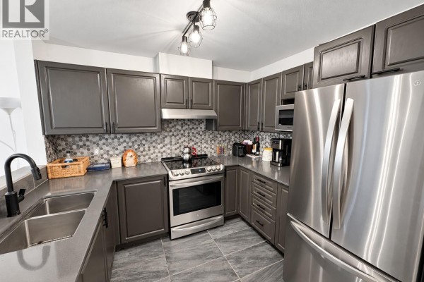 504 137 W 17th Street, North Vancouver, BC V7M1V5 Photo 5