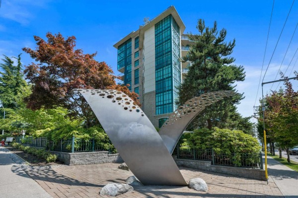 504 14824 North Bluff Road, White Rock