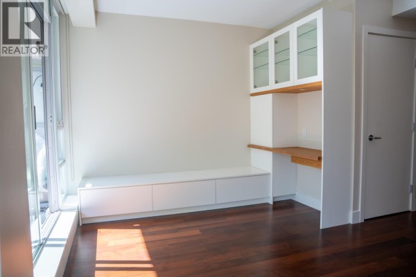 504 1675 W 8 Avenue, Vancouver, BC V6J0A8 Photo 4