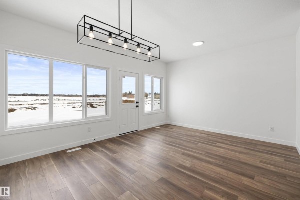 Kitchen - 504 176 Av Ne, Edmonton, AB T5Y4J7 Photo 3