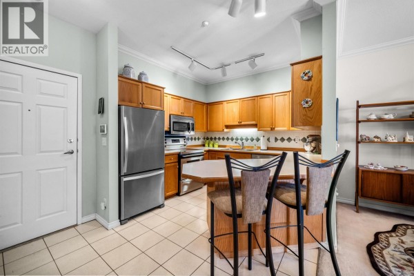 504 25 Richmond Street, New Westminster, BC, photo 2
