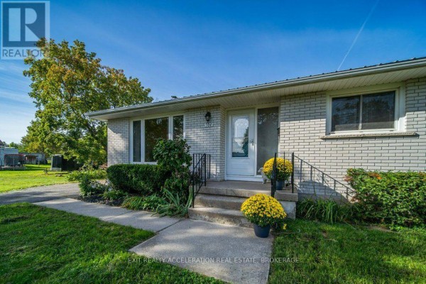 Dining room - 504 Coronation Boulevard, Loyalist, ON K7M5P9 Photo 3