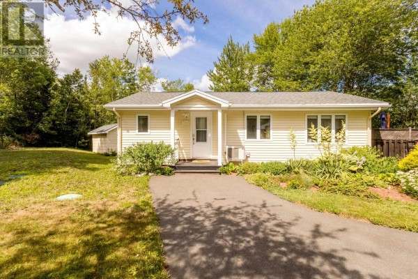 Living room - 504 Lake Drive, Tupper Lake, NS B0P1G0 Photo 3