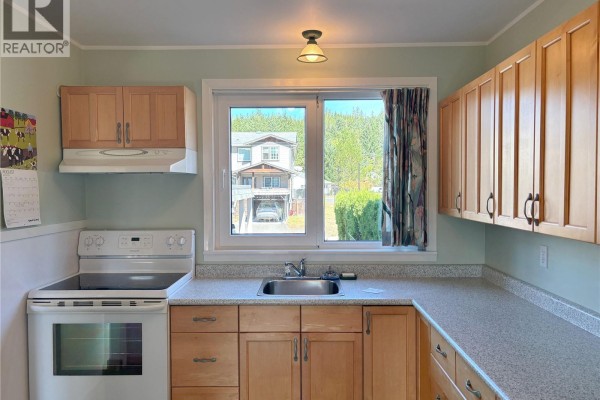 Storage - 504 Maquinna Cres, Gold River, BC V0P1G0 Photo 2