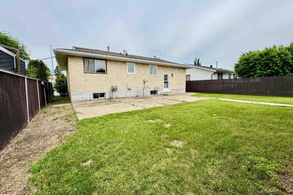 Family room - 5040 47 St, Lamont, AB T0B2R0 Photo 4